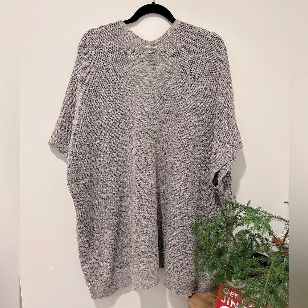 Aritzia Community Iconic Cape Oversized Cotton Blend Knitted Cardigan size XS/S - Picture 7 of 8